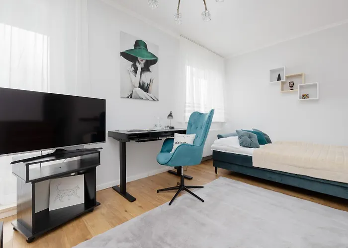 Bright Studio Glowackiego For 2 People In Warsaw By Noclegi Renters