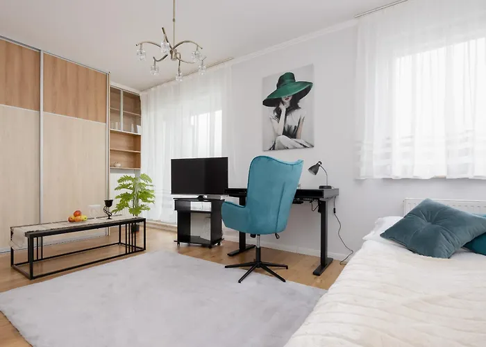 Bright Studio Glowackiego For 2 People In Warsaw By Noclegi Renters